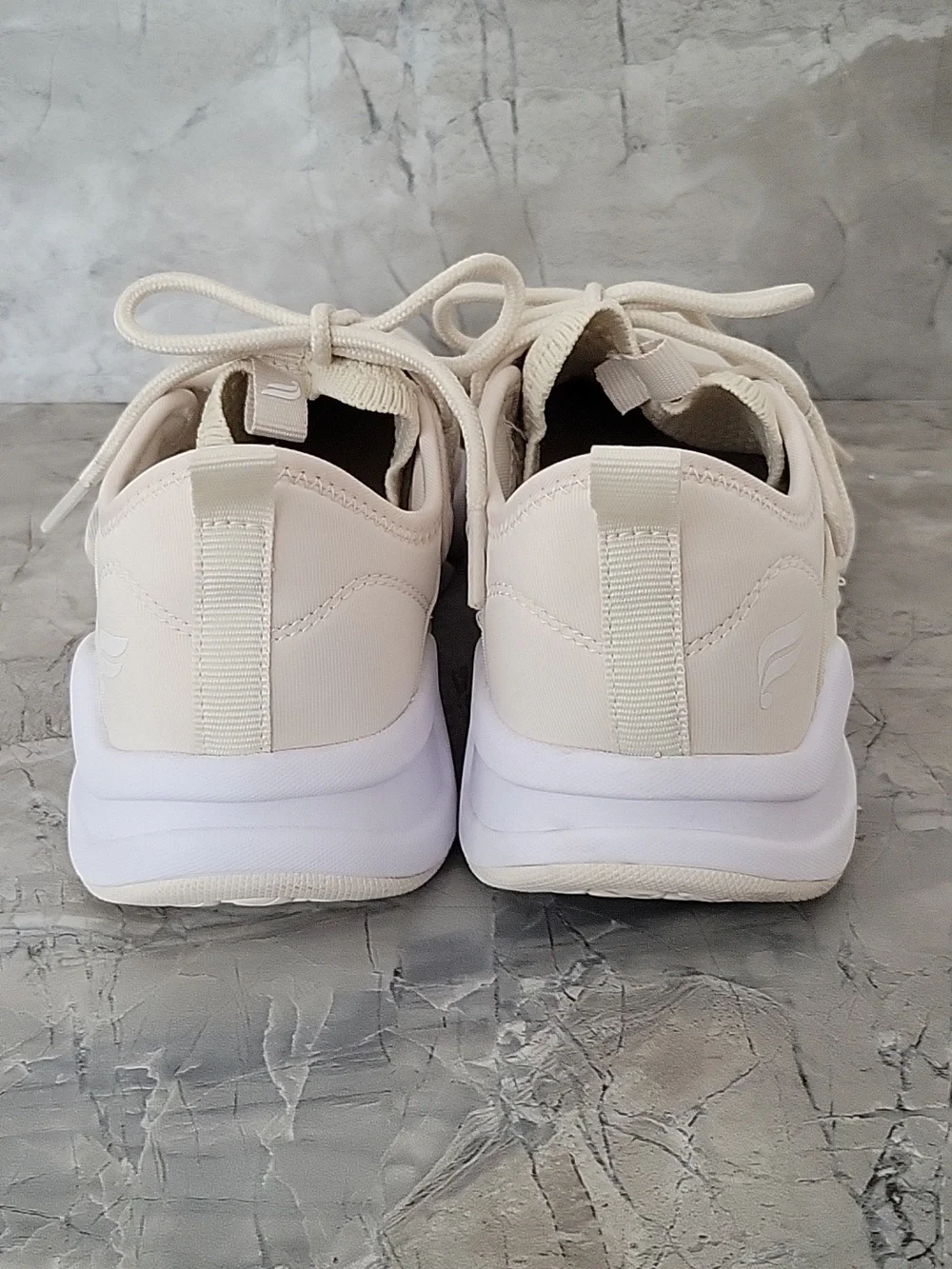 Fabletics Cream Brookside Performance‎ Sneaker Size 7